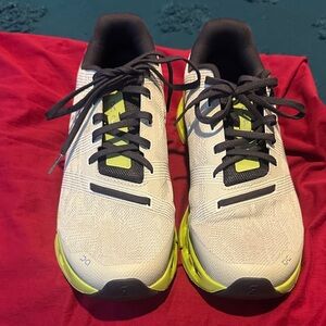 Women’s On Cloudgo sneakers worn a few times,  color sand/zest, size 10 EUC